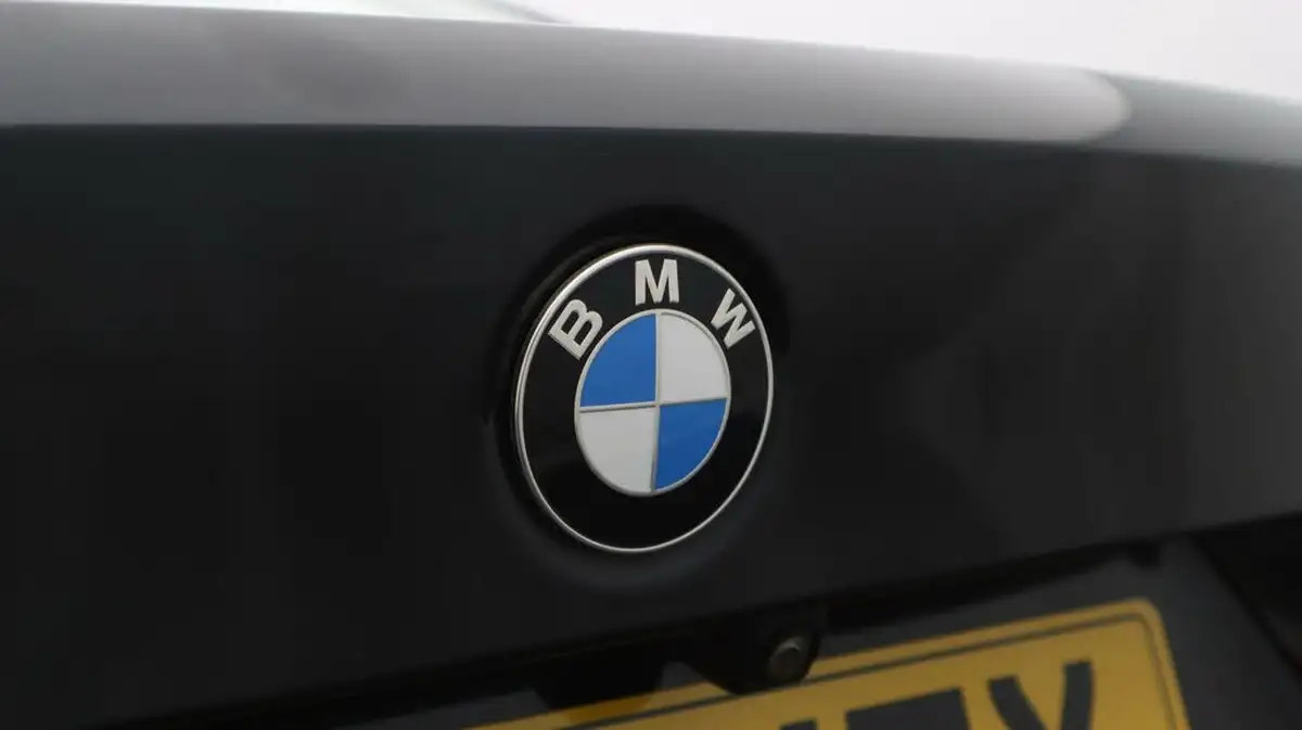 2020-bmw-3-series-big-20