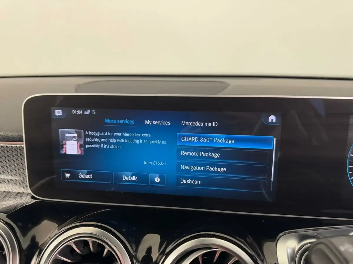 2020-mercedes-benz-glb-class-20d-glb220d-amg-line-premium-7-big-52