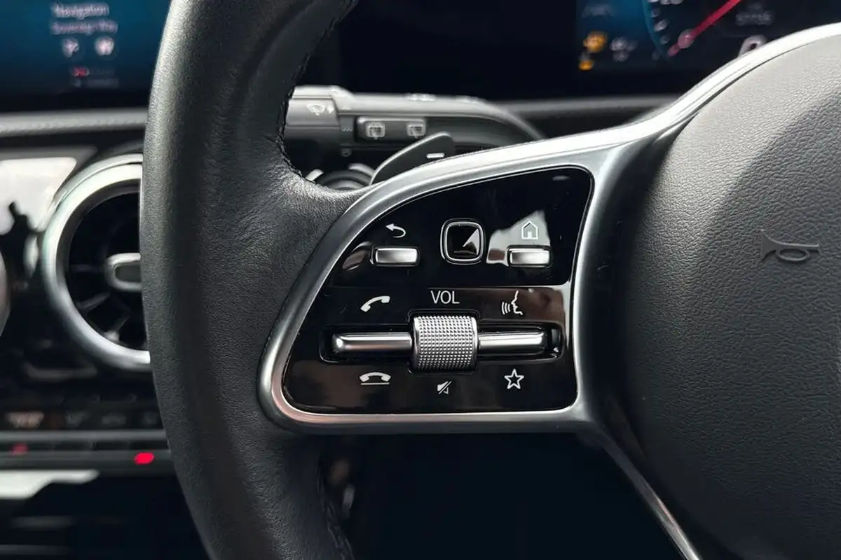 2019-mercedes-benz-a-class-15d-a180d-sport-executive-hatchback-5d-7g-dct-big-38