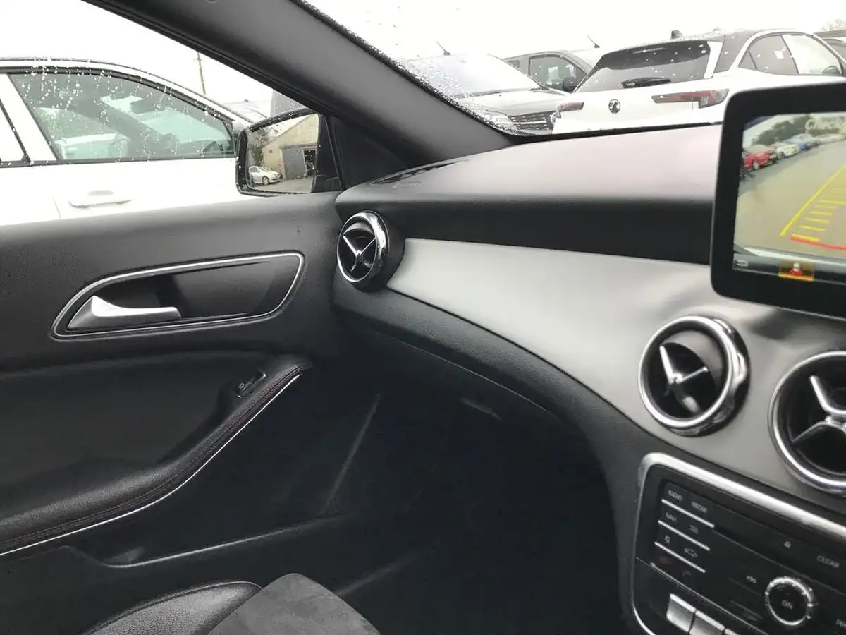 2020-mercedes-benz-gla-class-16-gla-180-amg-line-edition-7g-dct-big-20