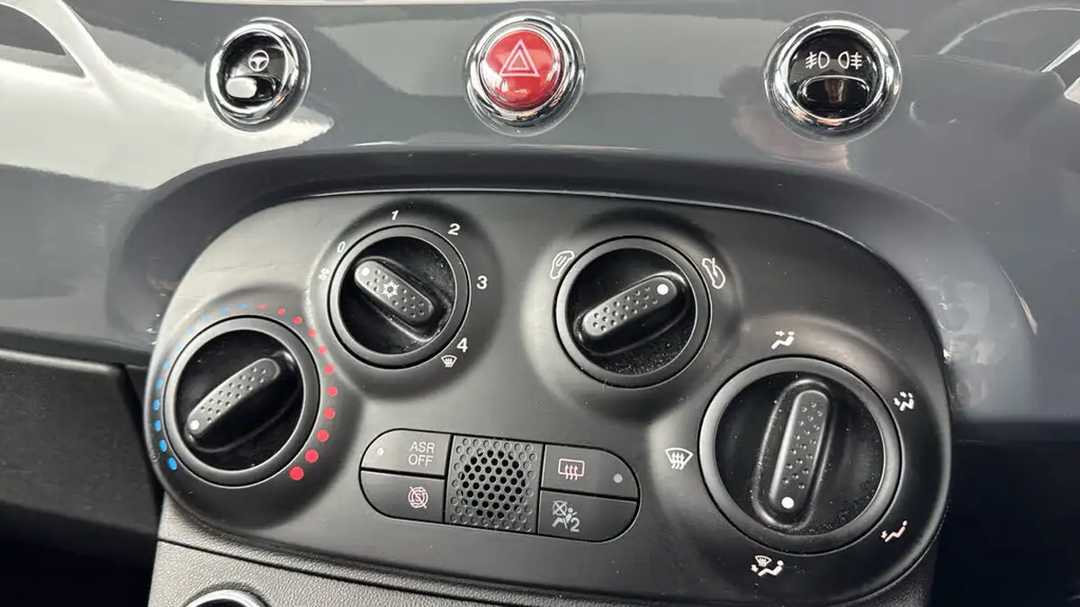 2022-fiat-500-10-dolcevita-big-16