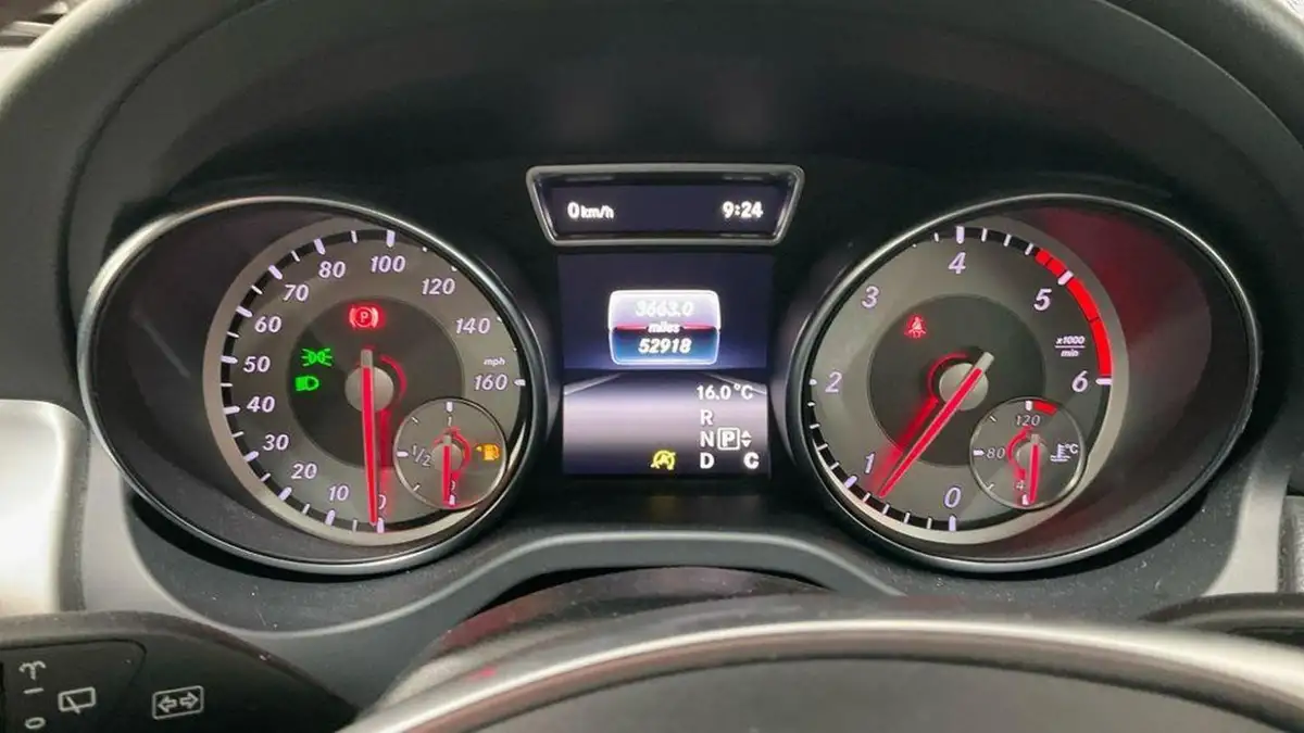 2016-mercedes-benz-gla-class-21d-gla-220d-amg-line-premium-plusss-big-8