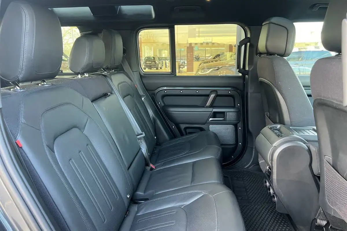2023-land-rover-110-defender-20-p400e-x-big-34
