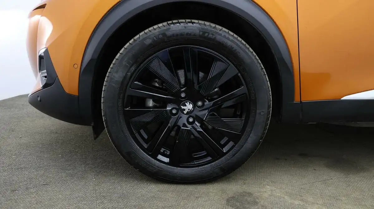 2020-peugeot-2008-suv-e-gt-big-17