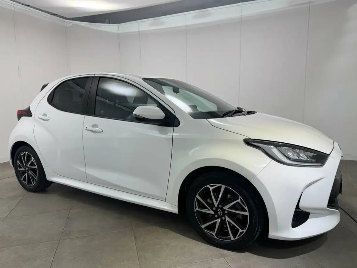 2022-toyota-yaris-15-vvt-i-design-big-3