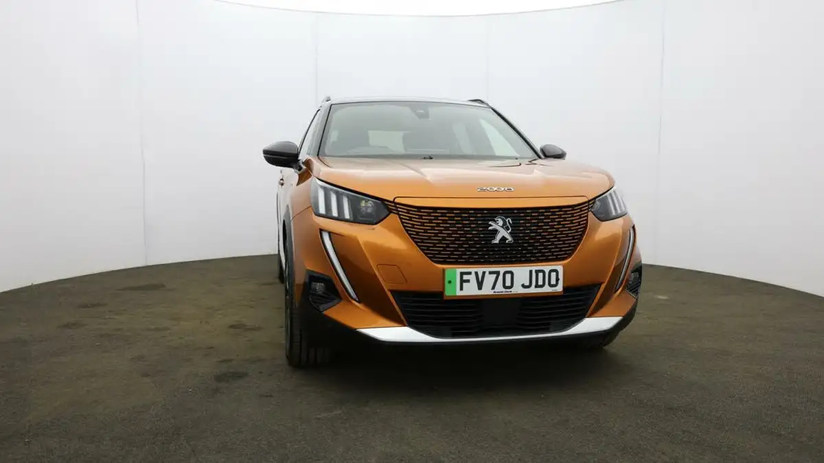 2020-peugeot-2008-suv-e-gt-big-41