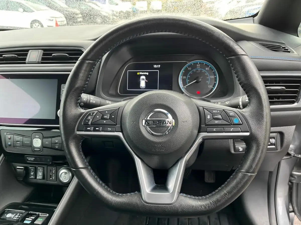 2022-nissan-leaf-e-tekna-big-22