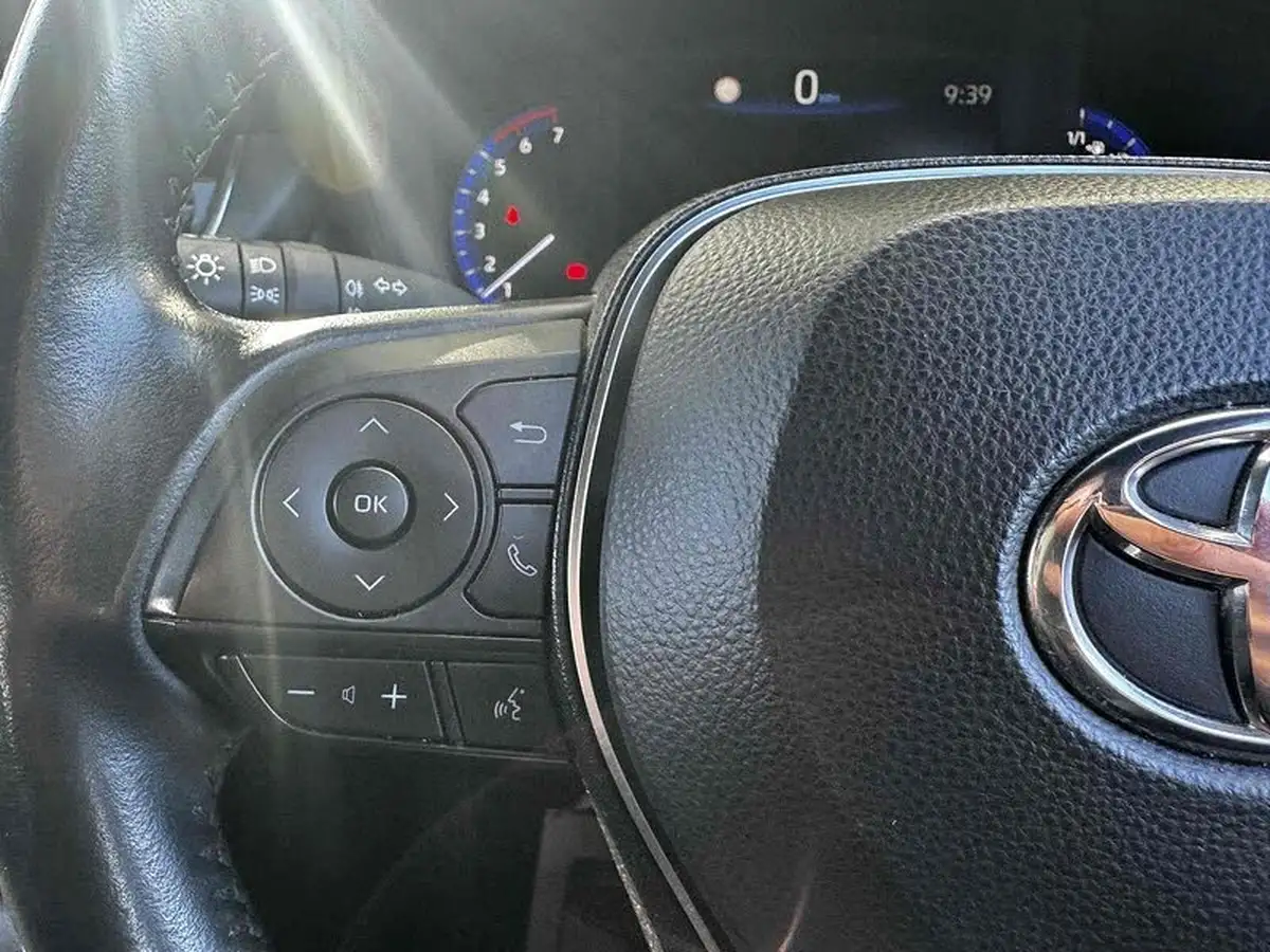 2022-toyota-corolla-18-vvt-i-icon-120bhp-trk-hatchback-5d-big-39