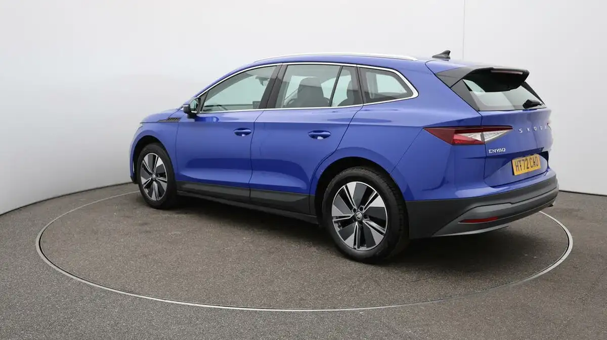 2022-skoda-enyaq-e-80-82-kwh-big-61