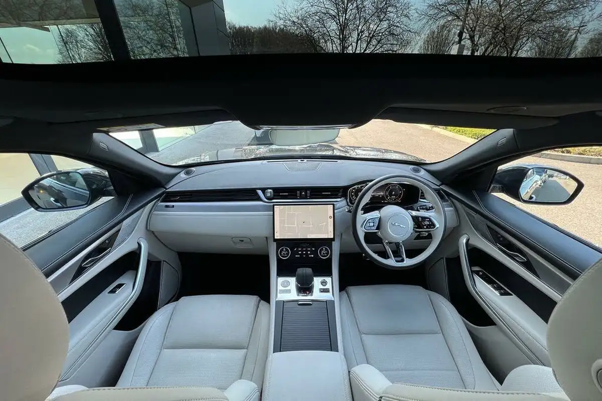 2023-jaguar-f-pace-20-d200-r-dynamic-se-black-big-2
