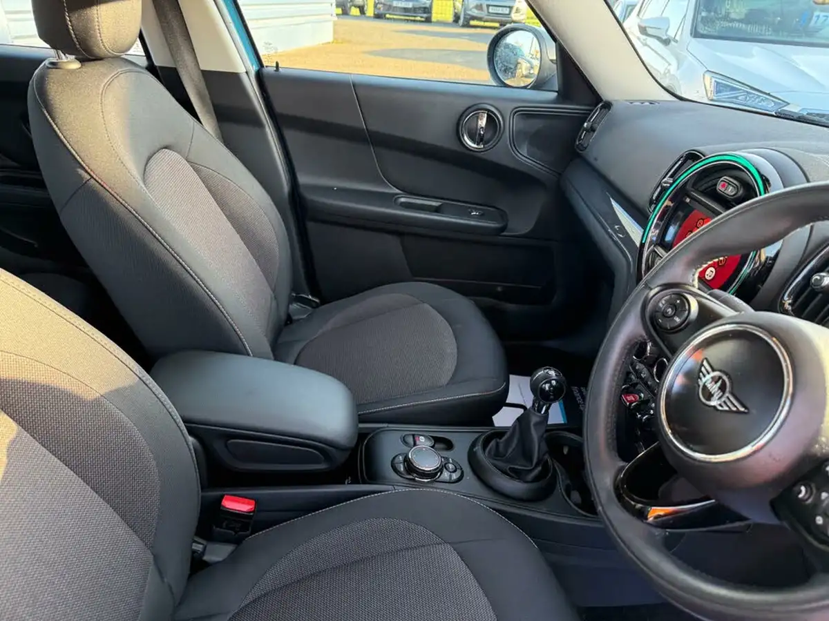 2019-mini-countryman-15-cooper-classic-big-31