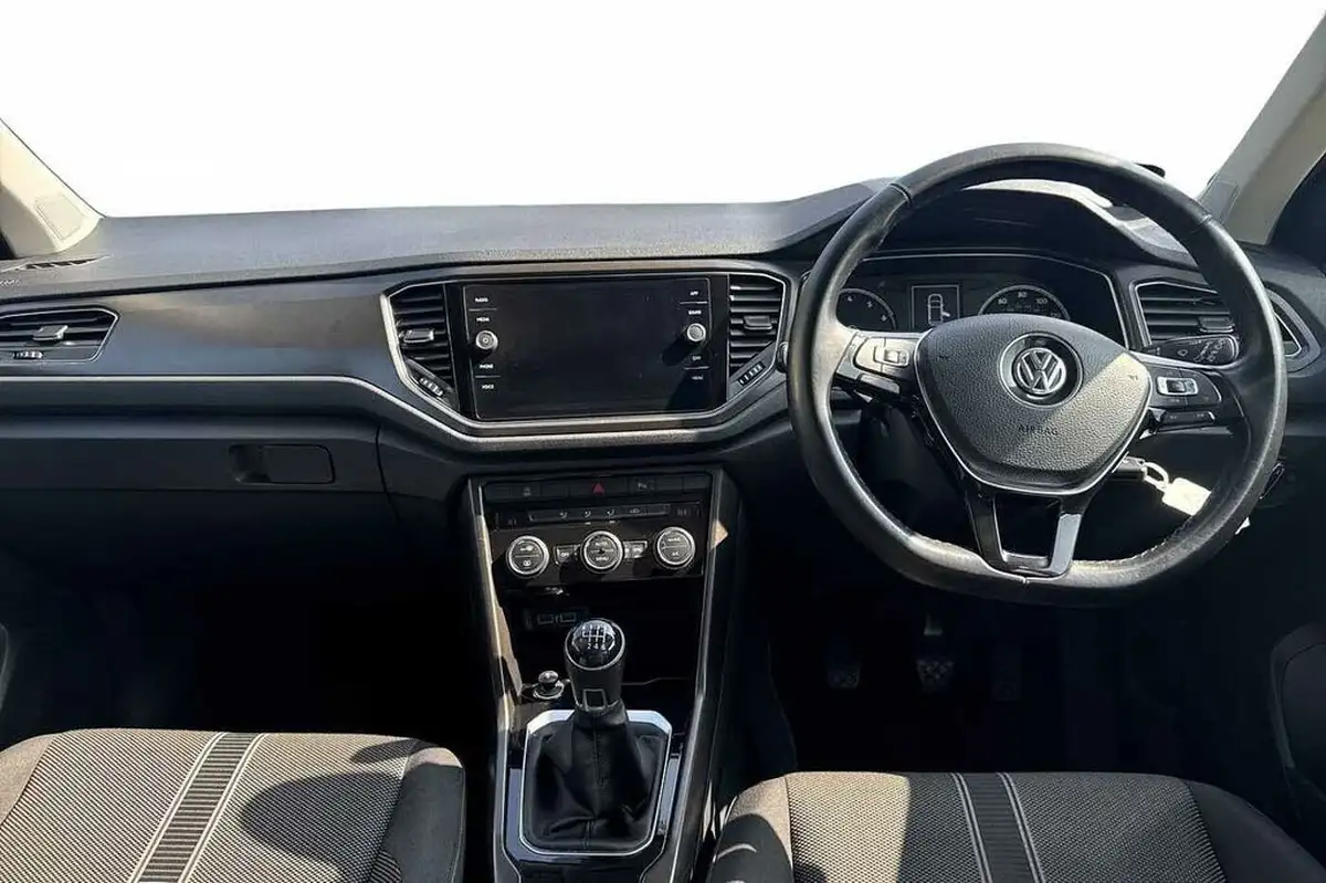 2020-volkswagen-t-roc-10-tsi-se-115ps-big-9