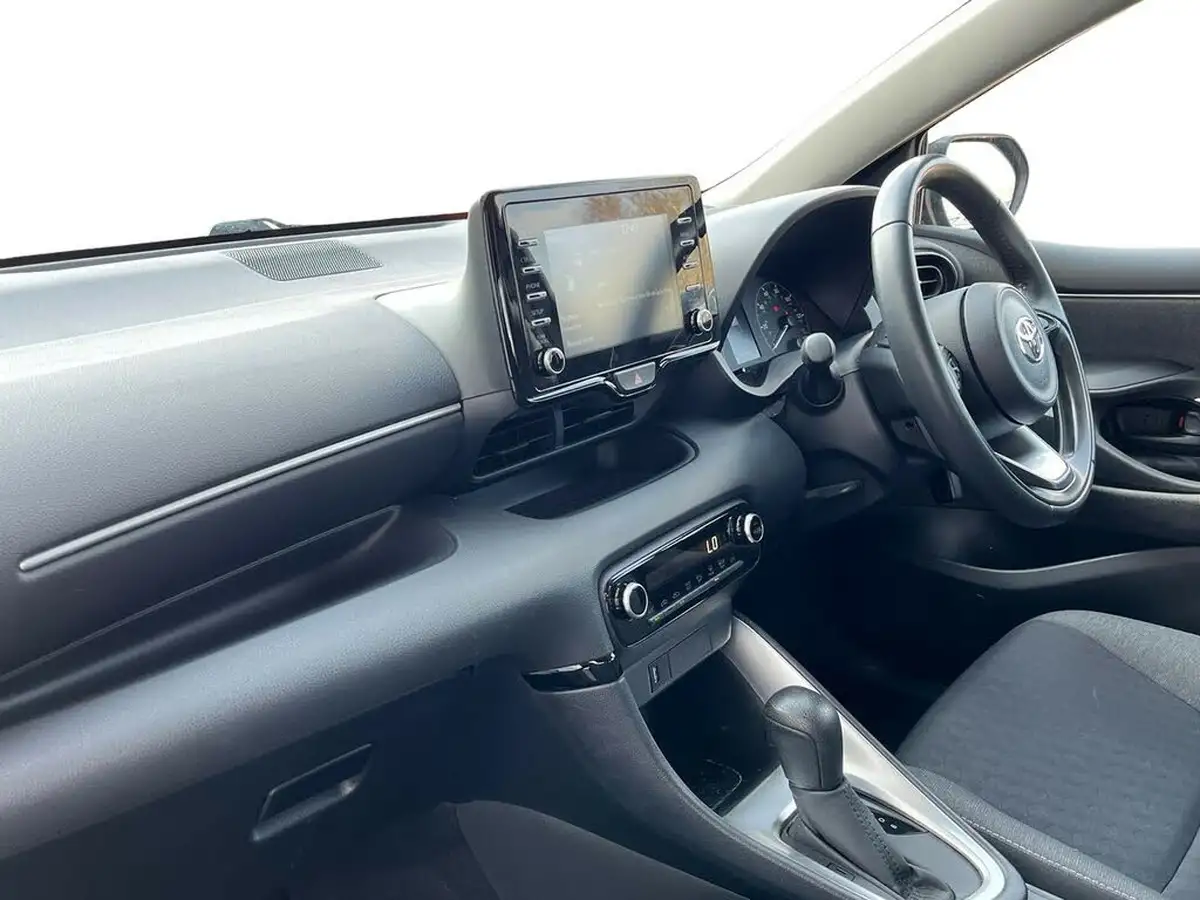 2021-toyota-yaris-15-vvt-i-icon-114bhp-hybrid-1490cc-e-cvt-big-6