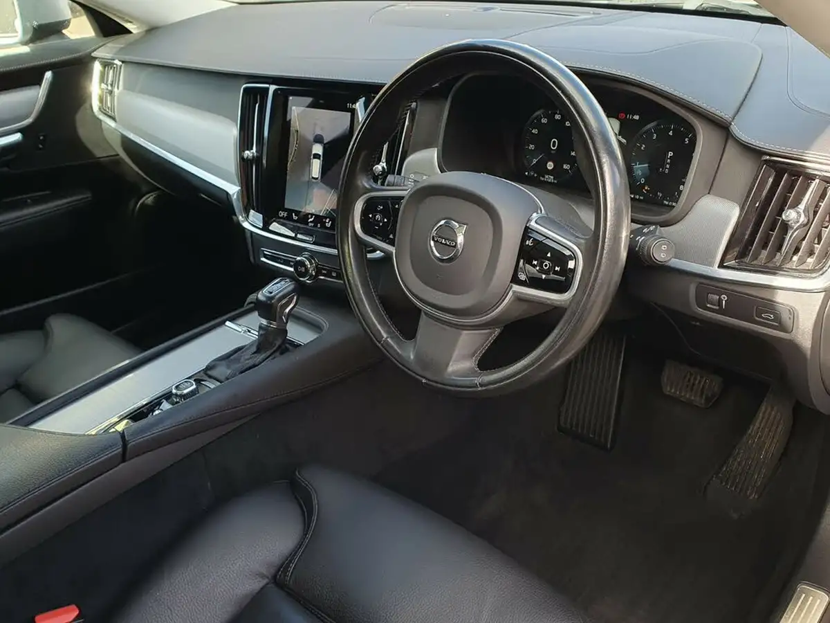 2020-volvo-v90-20-t6-cross-country-plus-big-10