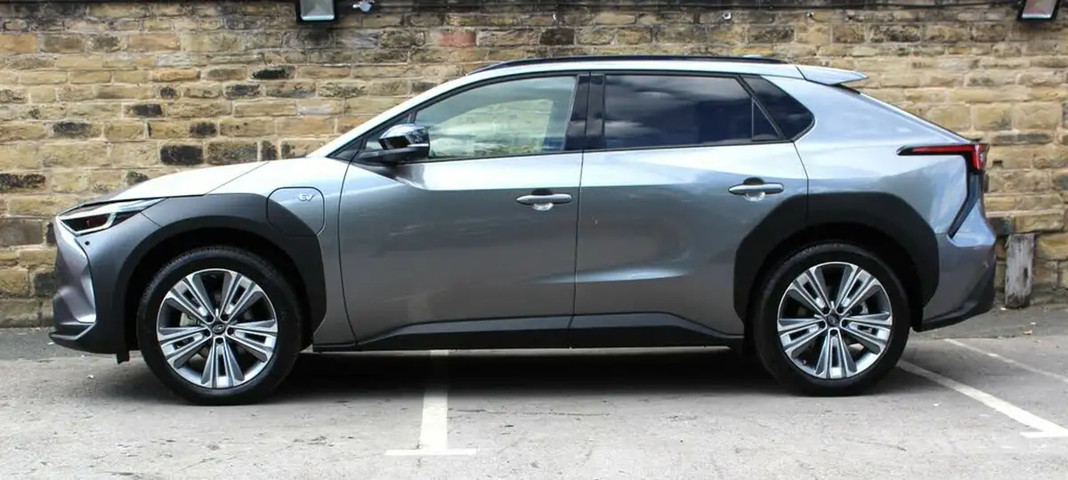 2022-subaru-solterra-e-touring-big-2