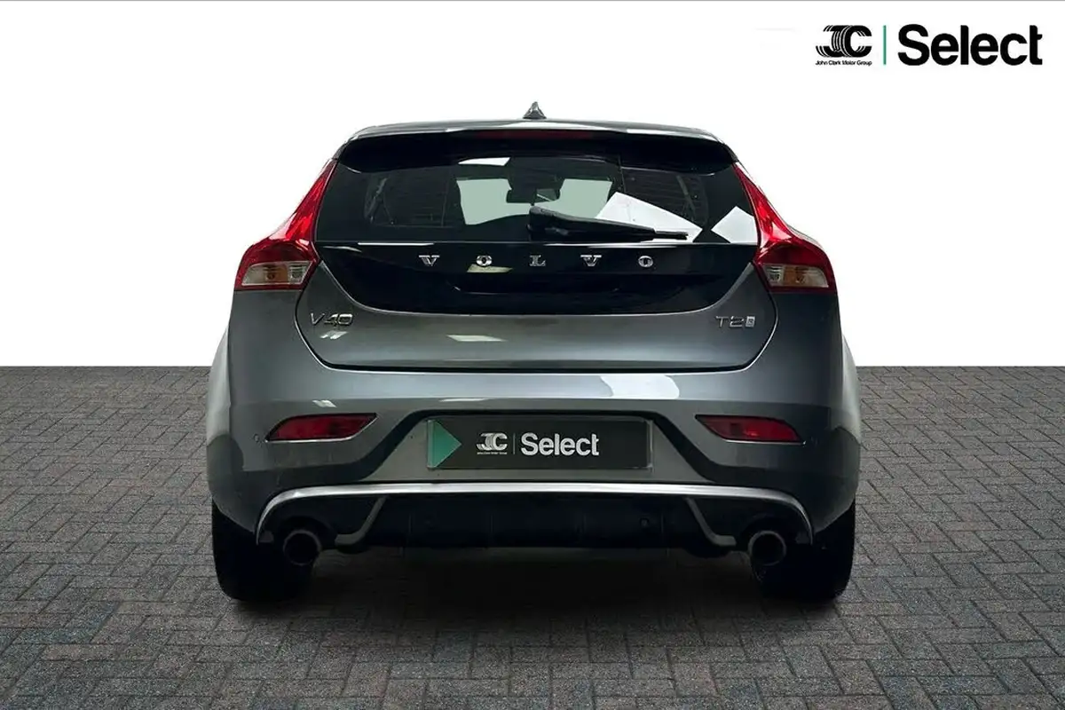 2017-volvo-v40-20-t2-r-design-nav-plus-big-13