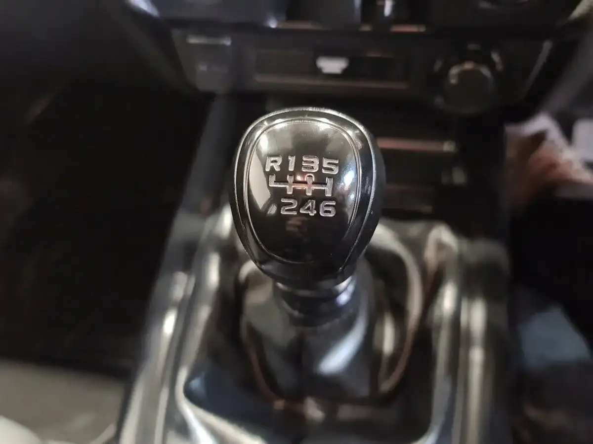 2023-isuzu-d-max-19td-utility-4x4-double-rear-differential-lock-big-20