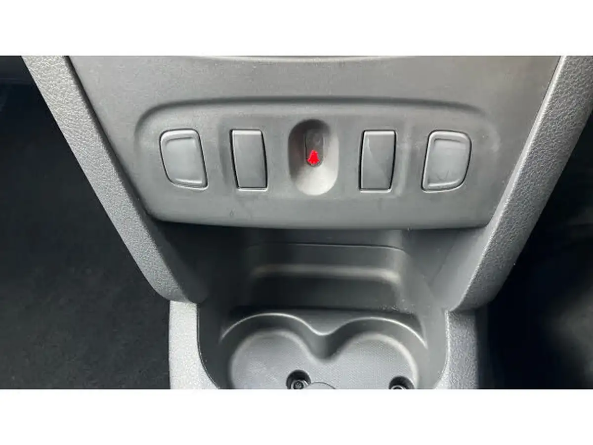 2020-dacia-sandero-10-sce-essential-big-49