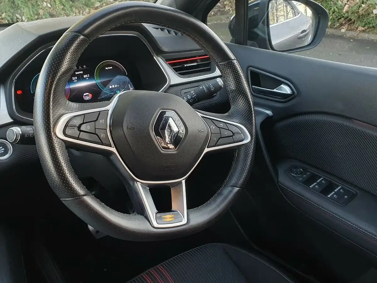 2021-renault-captur-16-rs-line-160ps-phev-big-13