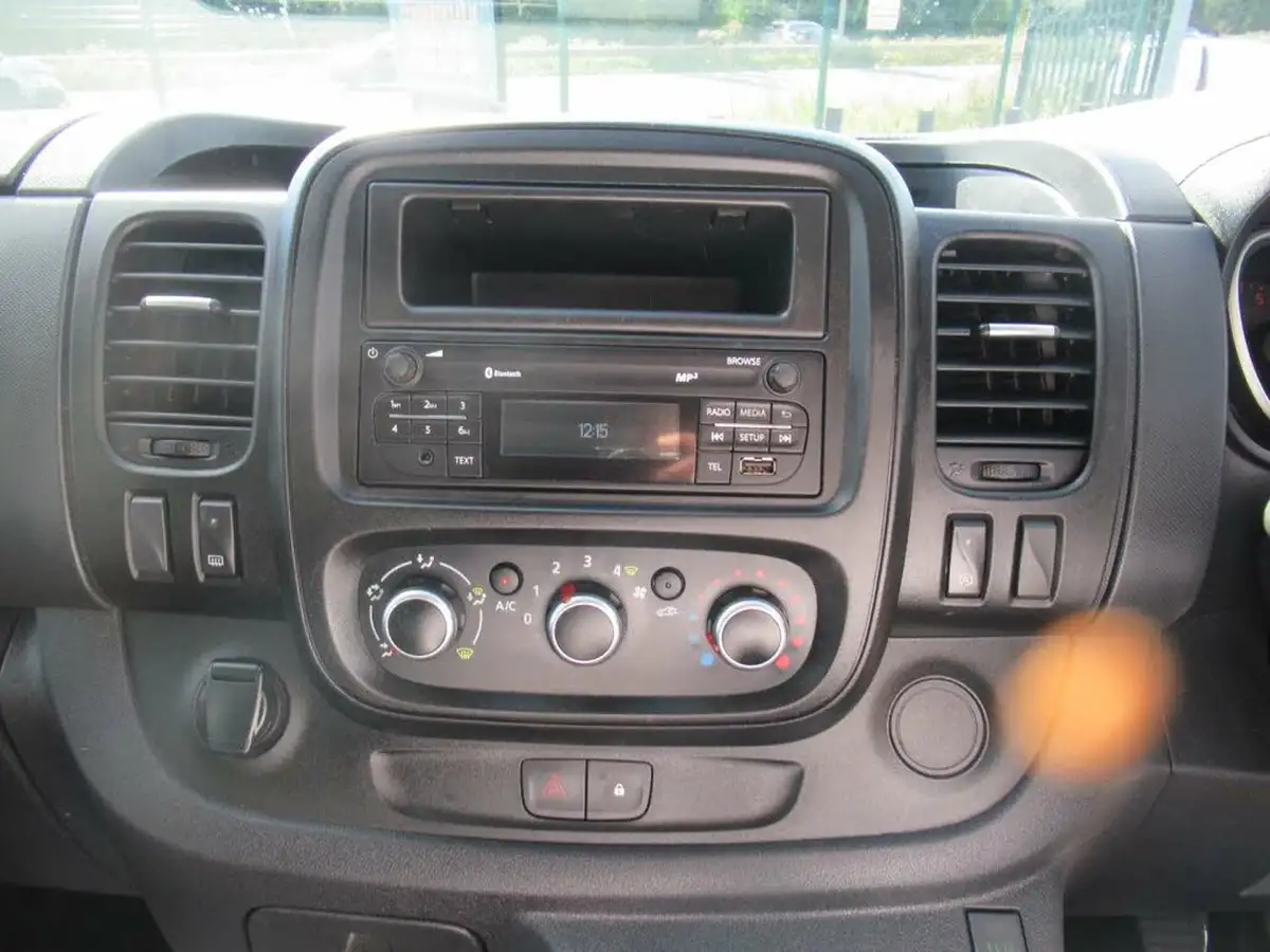 2020-nissan-nv300-20dci-acenta-l1h2-big-18