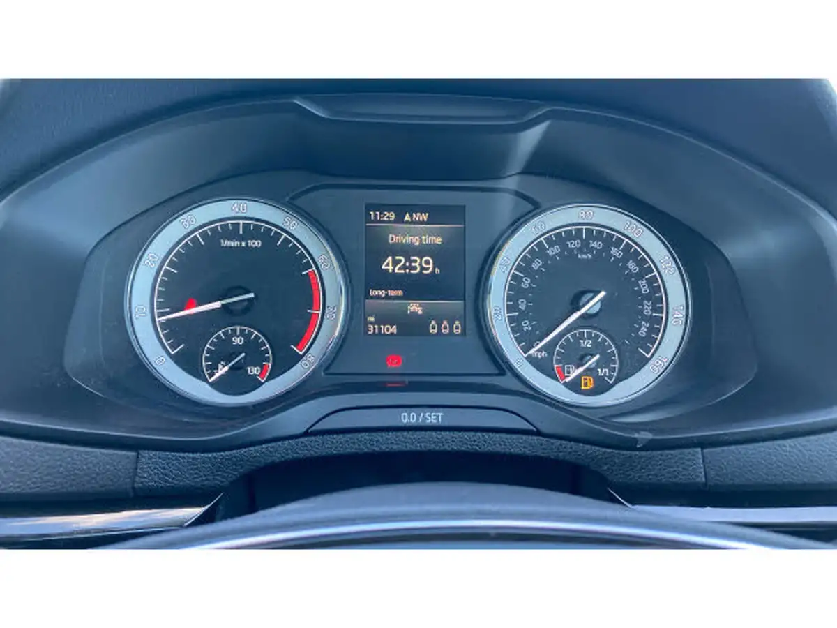 2021-skoda-karoq-15-tsi-se-l-big-17