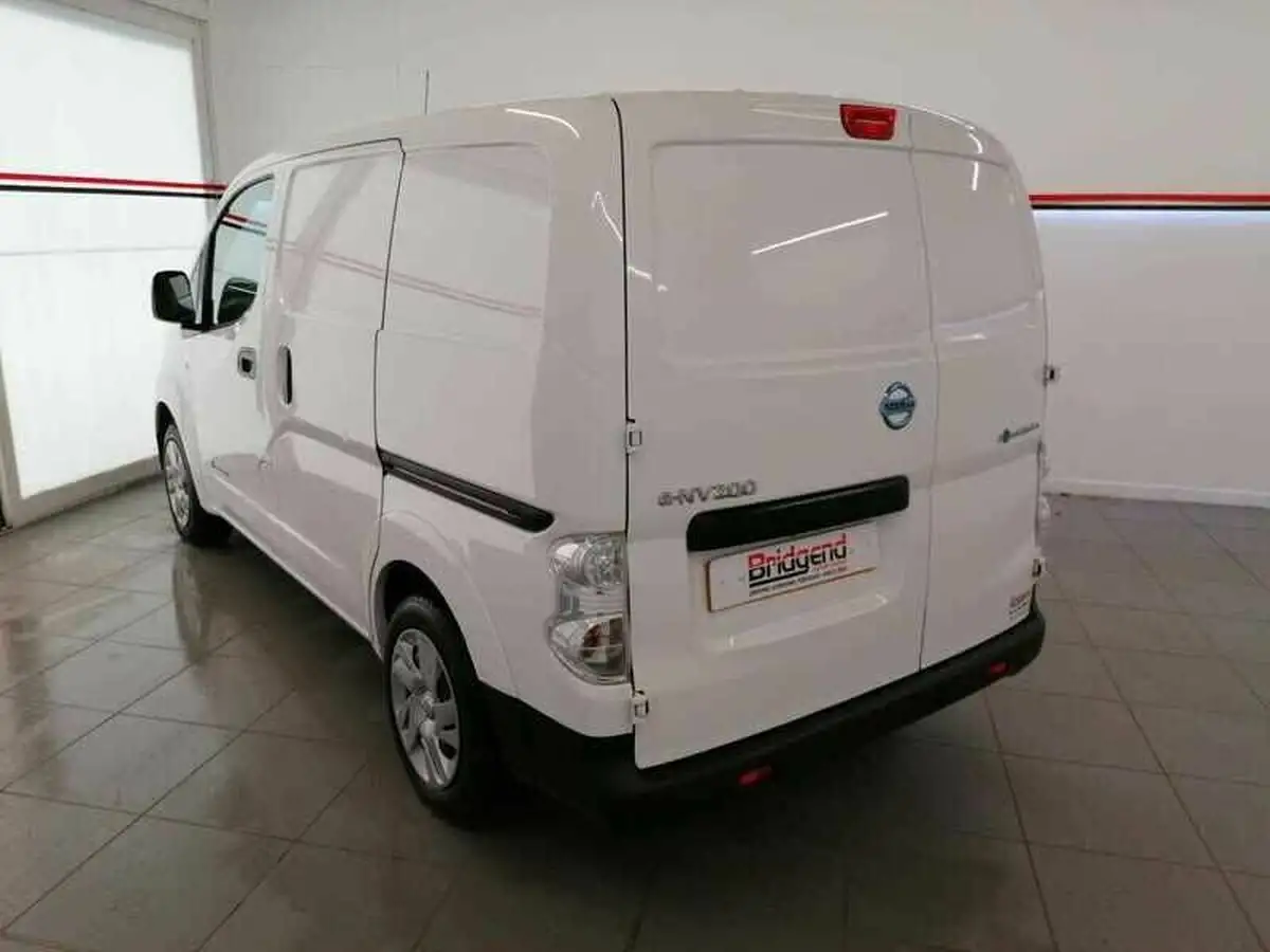 2021-nissan-env200-e-acenta-panel-van-auto-big-3
