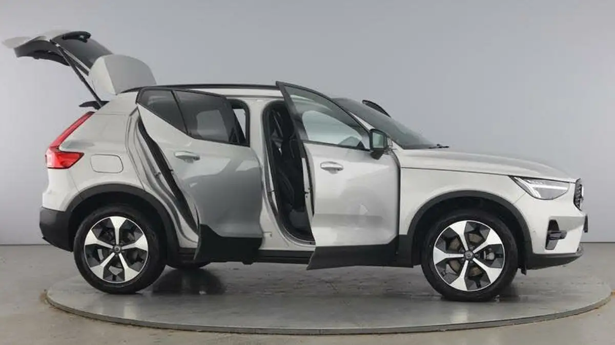 2024-volvo-xc40-20-b4-plus-big-9