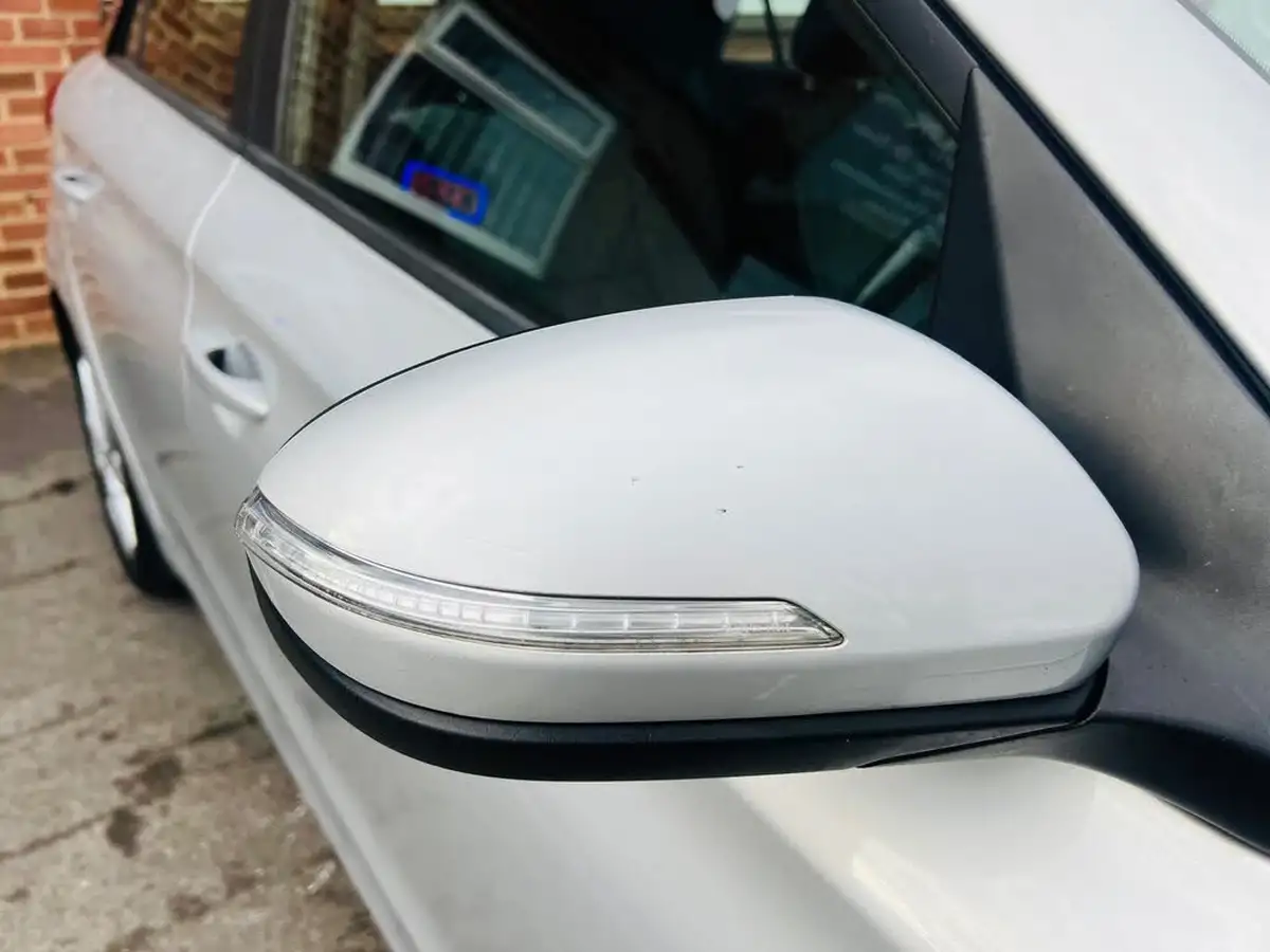 2015-hyundai-i20-14-se-big-22