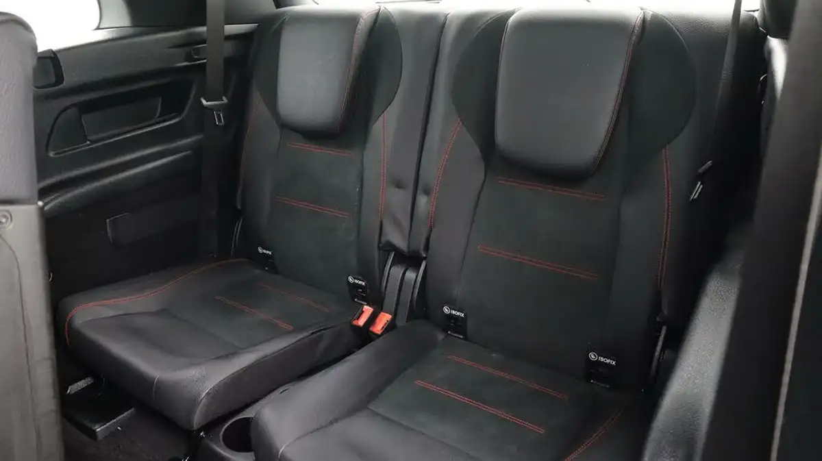 2021-mercedes-benz-glb-class-20d-glb200d-amg-line-premium-4matic-big-20