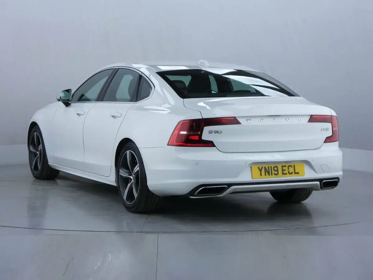 2019-volvo-s90-20td-d4-r-design-big-5