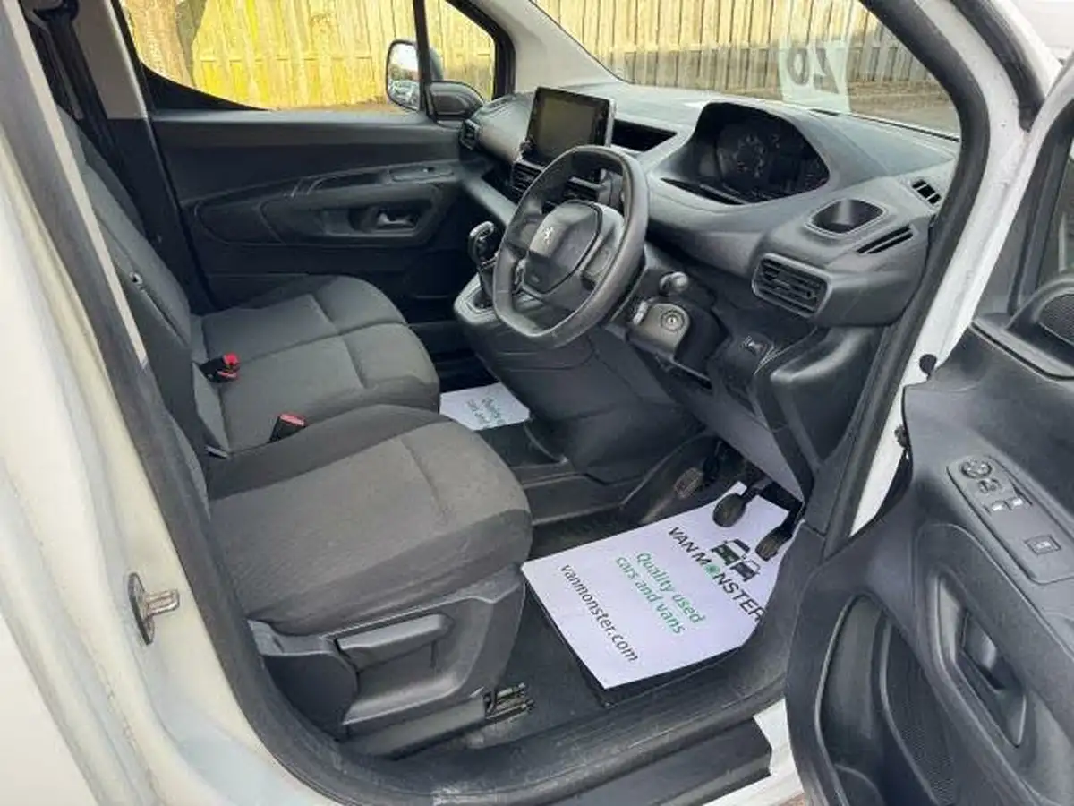 2020-peugeot-partner-15-bluehdi-1000-professional-100ps-eu6dt-panel-big-11