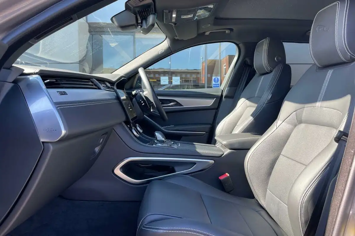 2024-jaguar-f-pace-20-p400e-r-dynamic-se-black-big-36