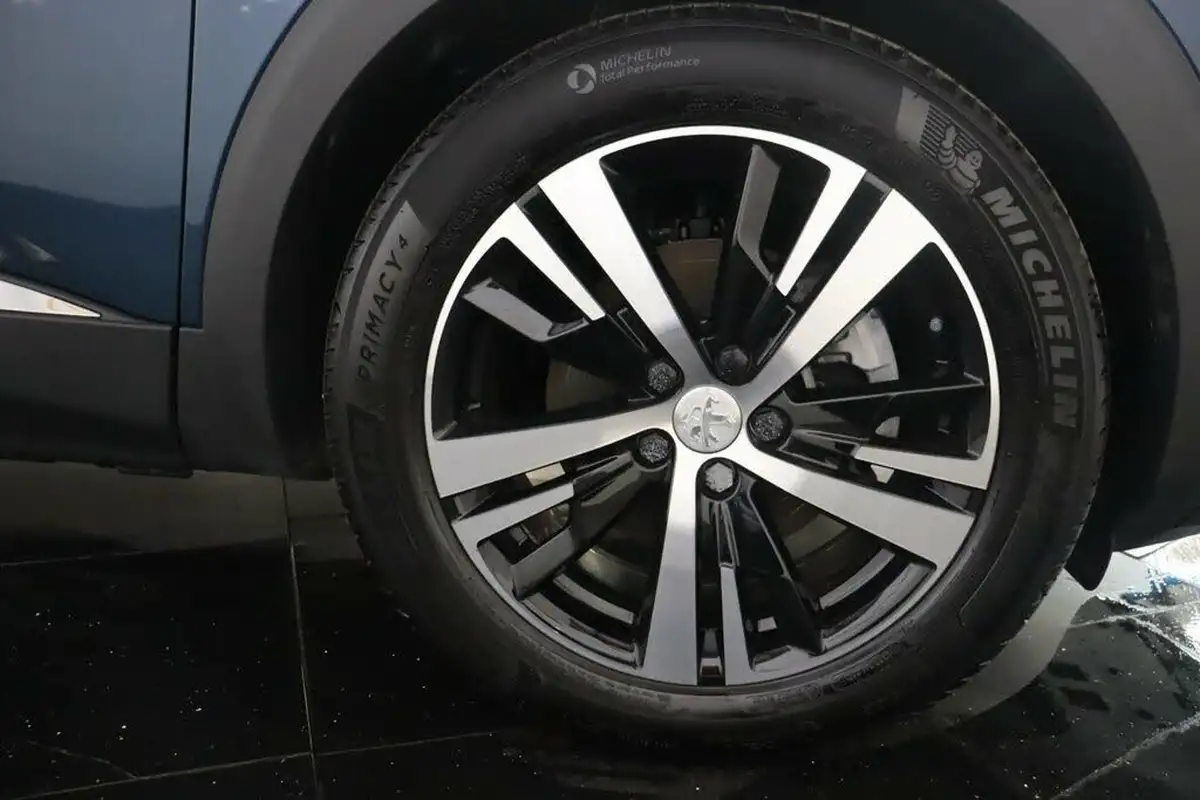 2022-peugeot-3008-suv-12-puretech-gt-big-29