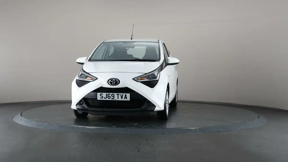 2019-toyota-aygo-10-vvt-i-x-play-tss-x-shift-big-38