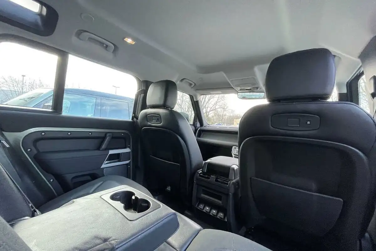 2020-land-rover-110-defender-20-p300-se-110-big-43