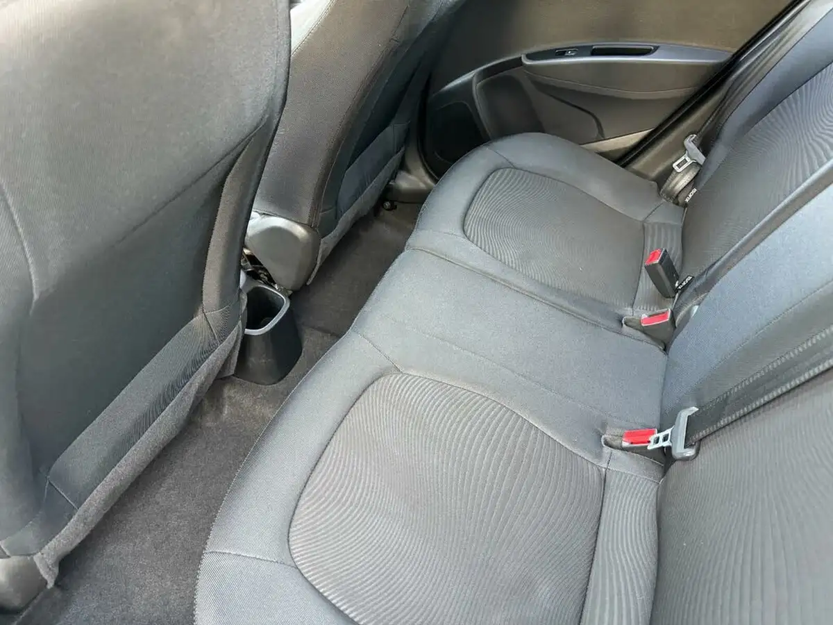 2018-hyundai-i10-10-se-67ps-big-19