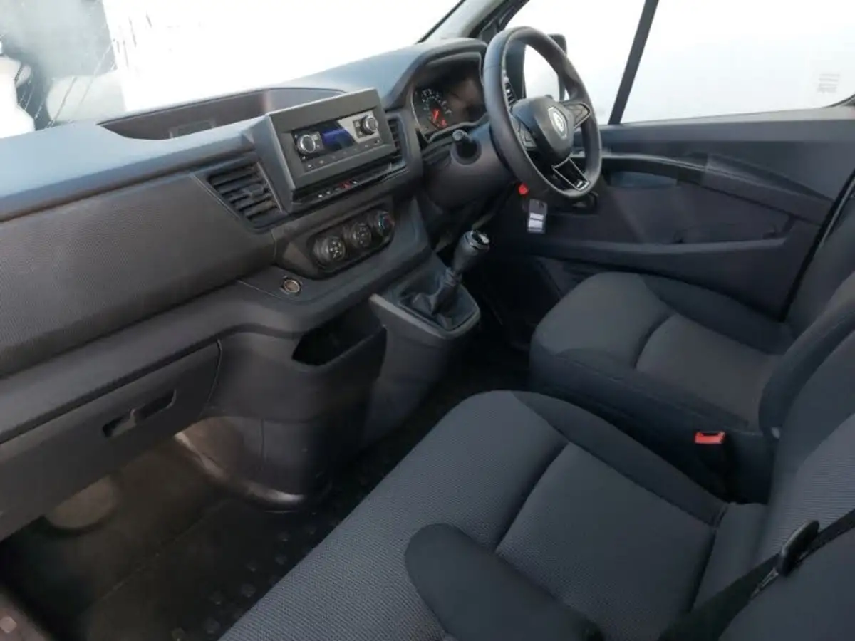 2022-renault-trafic-20dci-sl28-130-business-big-4