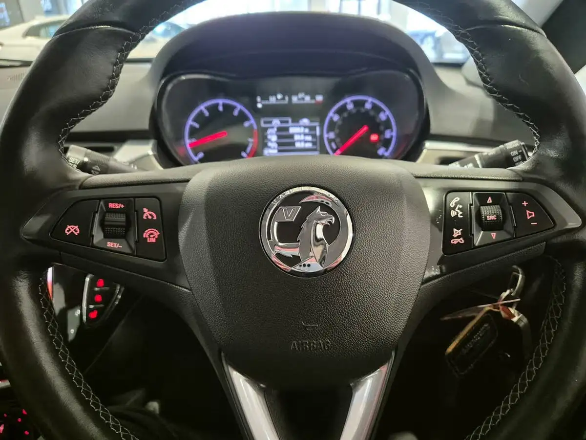 2015-vauxhall-corsa-14-excite-ac-90ps-ecoflex-5d-1398cc-big-38