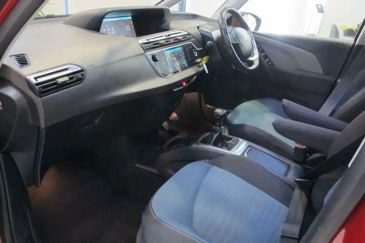 2019-citroen-grand-c4-spacetourer-12-puretech-feel-big-4