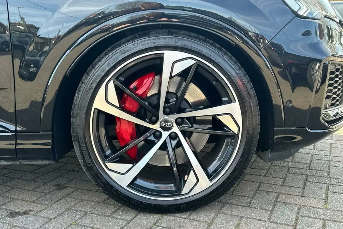 2023-audi-sq7-40-tfsi-black-edition-big-9