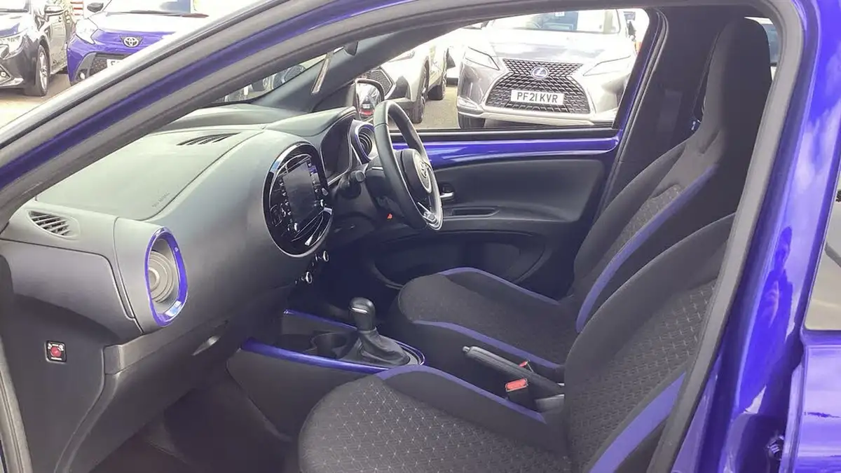 2022-toyota-aygo-x-10-vvt-i-edge-cvt-big-9