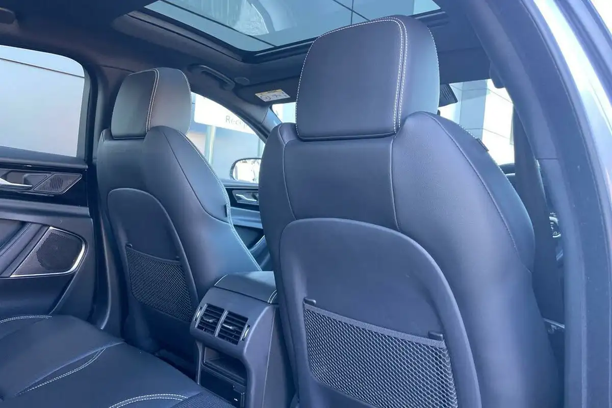 2021-jaguar-xe-20-p250-r-dynamic-black-big-27