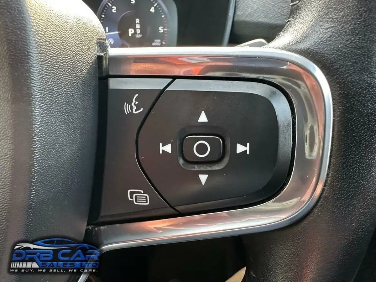 2018-volvo-xc40-20td-d3-momentum-geartronic-big-25