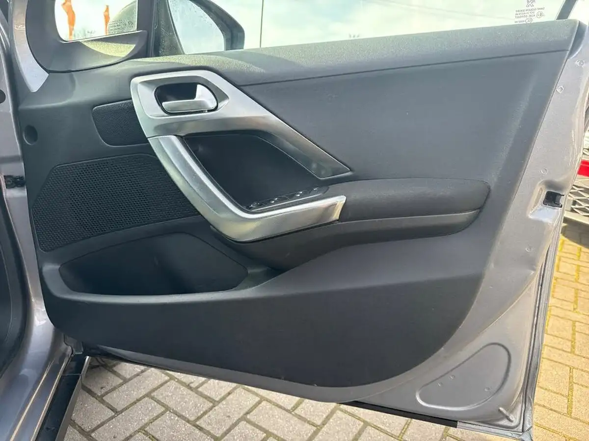 2019-peugeot-2008-suv-12-puretech-allure-130bhp-big-15