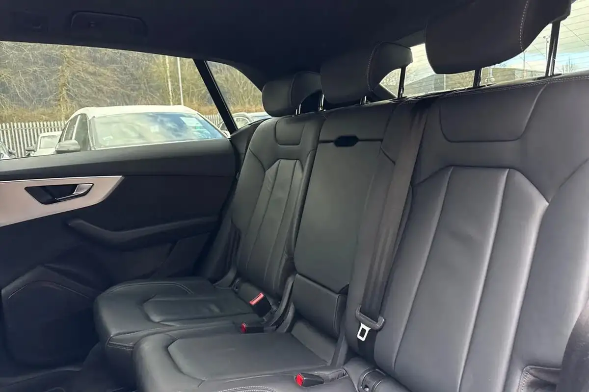 2022-audi-q8-30-55-tfsi-s-line-big-13
