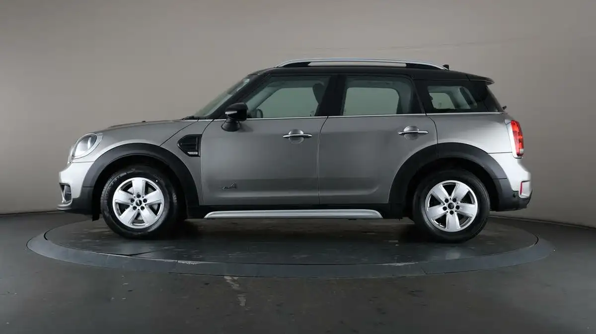 2019-mini-countryman-20td-cooper-d-classic-all4-big-33