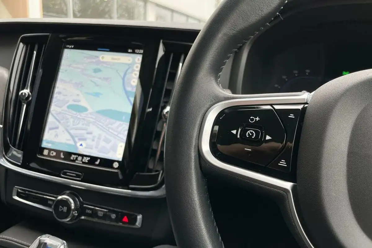2021-volvo-v90-20-t6-inscription-350bhp-big-34