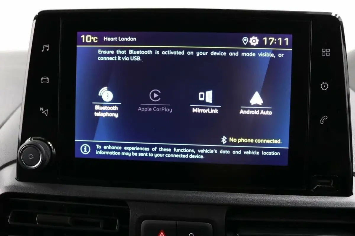 2022-peugeot-partner-big-51