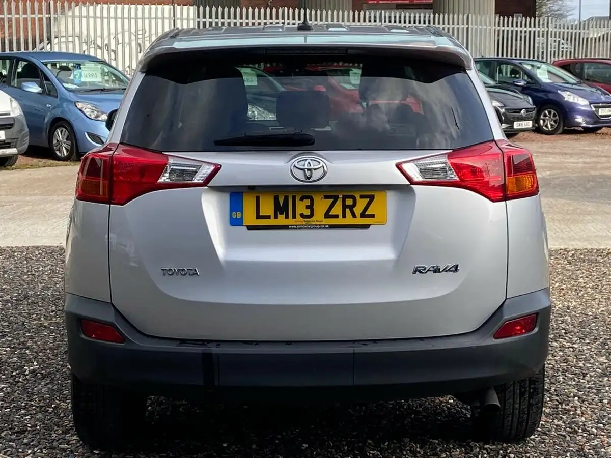 2013-toyota-rav4-20td-icon-20d-4d-2wd-1990cc-big-6