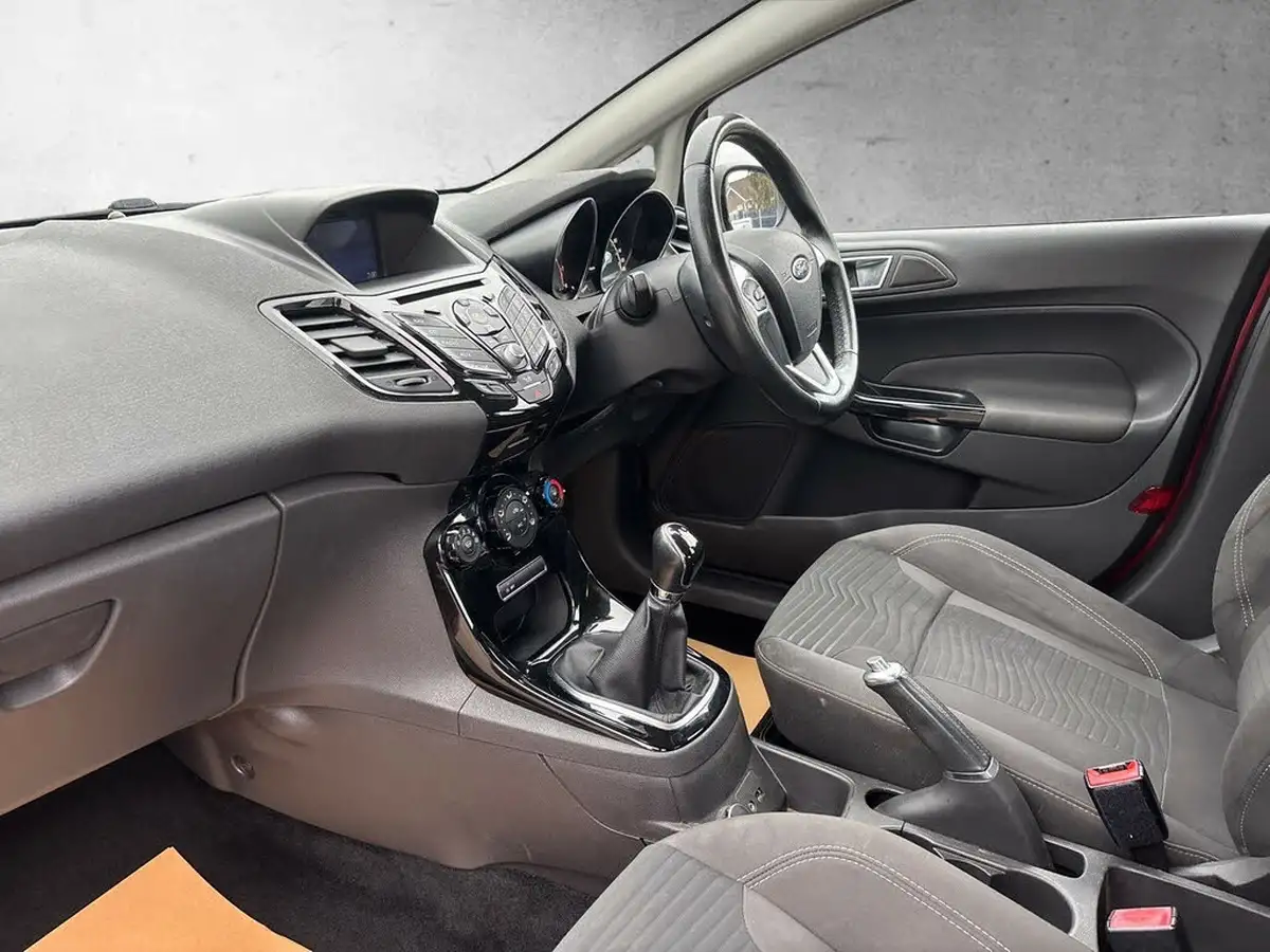 2016-ford-fiesta-10t-zetec-100ps-ecoboost-ss-5d-big-10